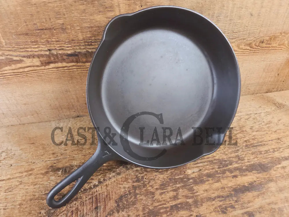 Griswold #7 Skillet with Large Block Logo and Smooth Bottom 701 D Flat Handle - Skillet