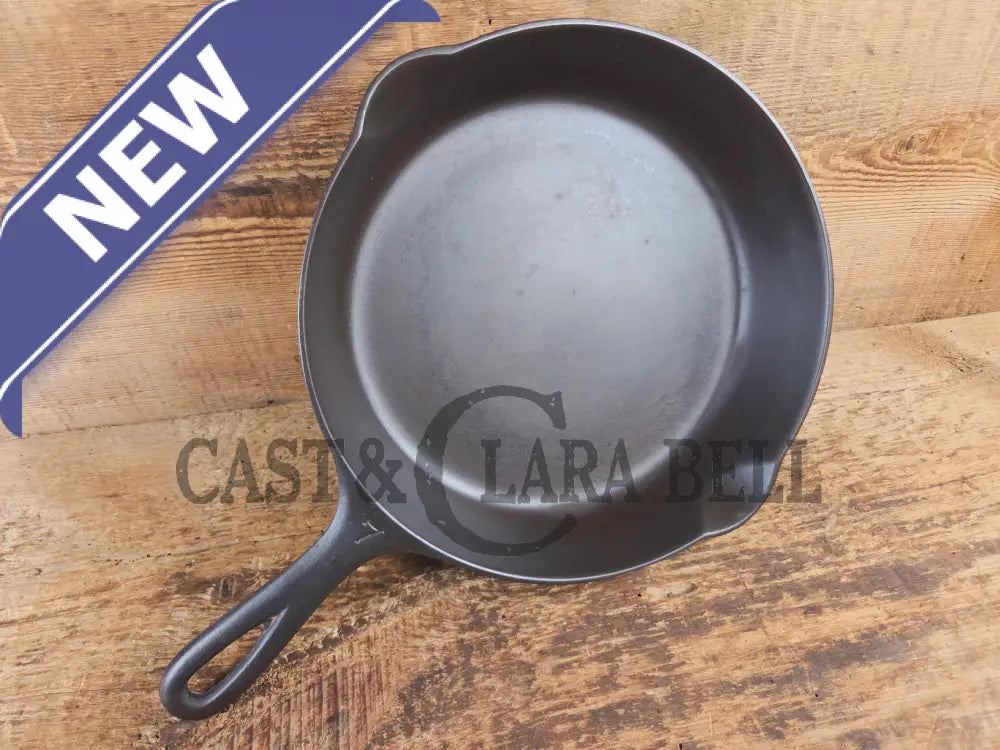 Griswold #7 Skillet with Large Block Logo and Smooth Bottom 701 D Flat Handle - Skillet