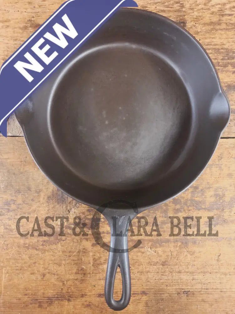 Griswold #7 Skillet with Large Block Logo and Smooth Bottom 701 D Flat Handle - Skillet