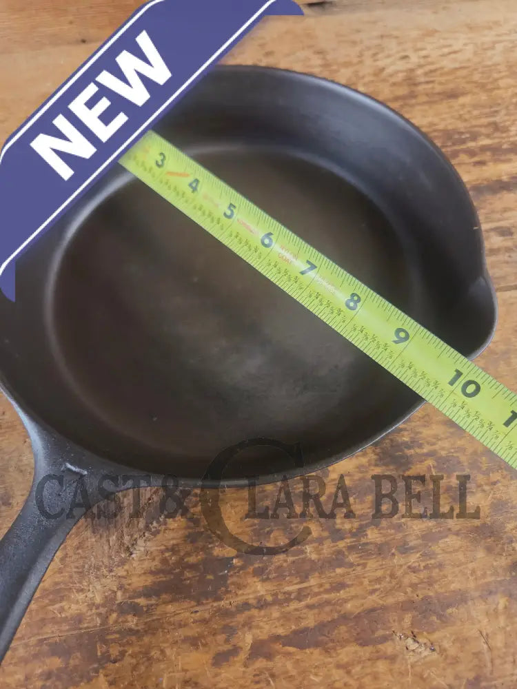 Griswold #7 Skillet with Large Block Logo and Smooth Bottom 701 D Flat Handle - Skillet