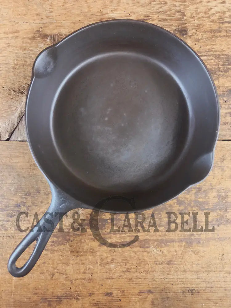 Griswold #7 Skillet with Large Block Logo and Smooth Bottom 701 D Flat Handle - Skillet