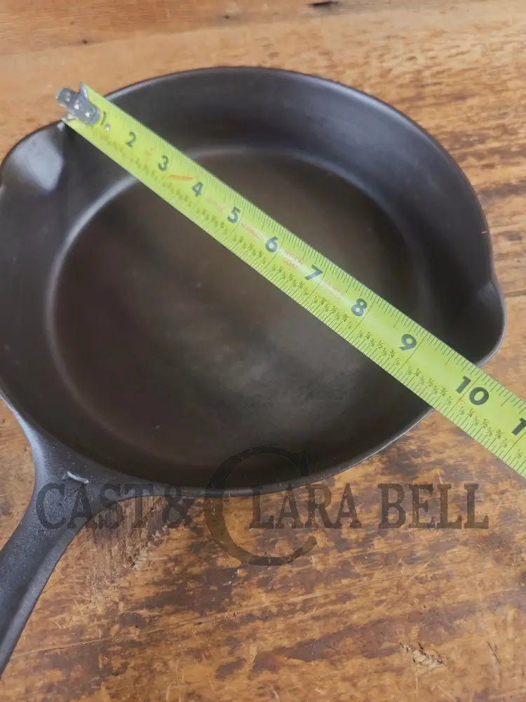 Griswold #7 Skillet with Large Block Logo and Smooth Bottom 701 D Flat Handle - Skillet