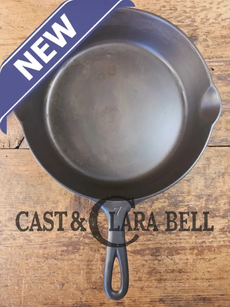 Griswold #7 Skillet with Large Block Logo and Smooth Bottom 701 D Flat Handle - Skillet