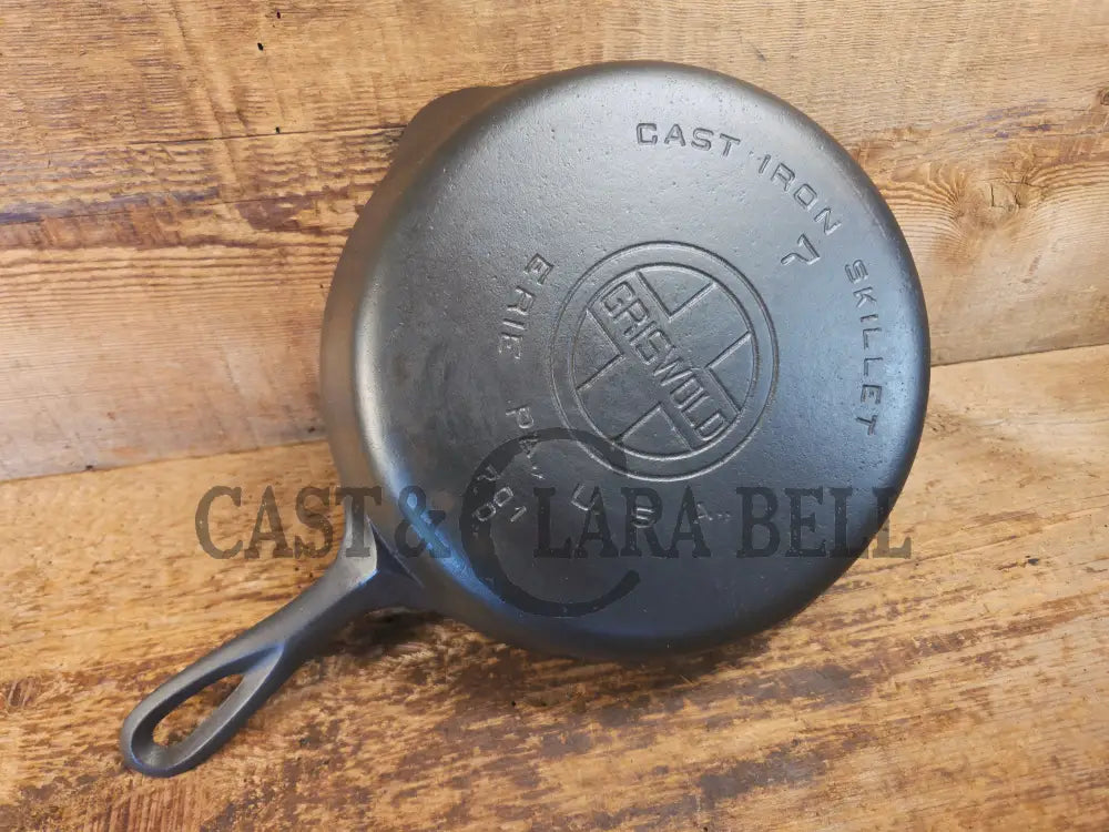 Griswold #7 Skillet with Large Block Logo and Smooth Bottom 701 D Flat Handle - Skillet