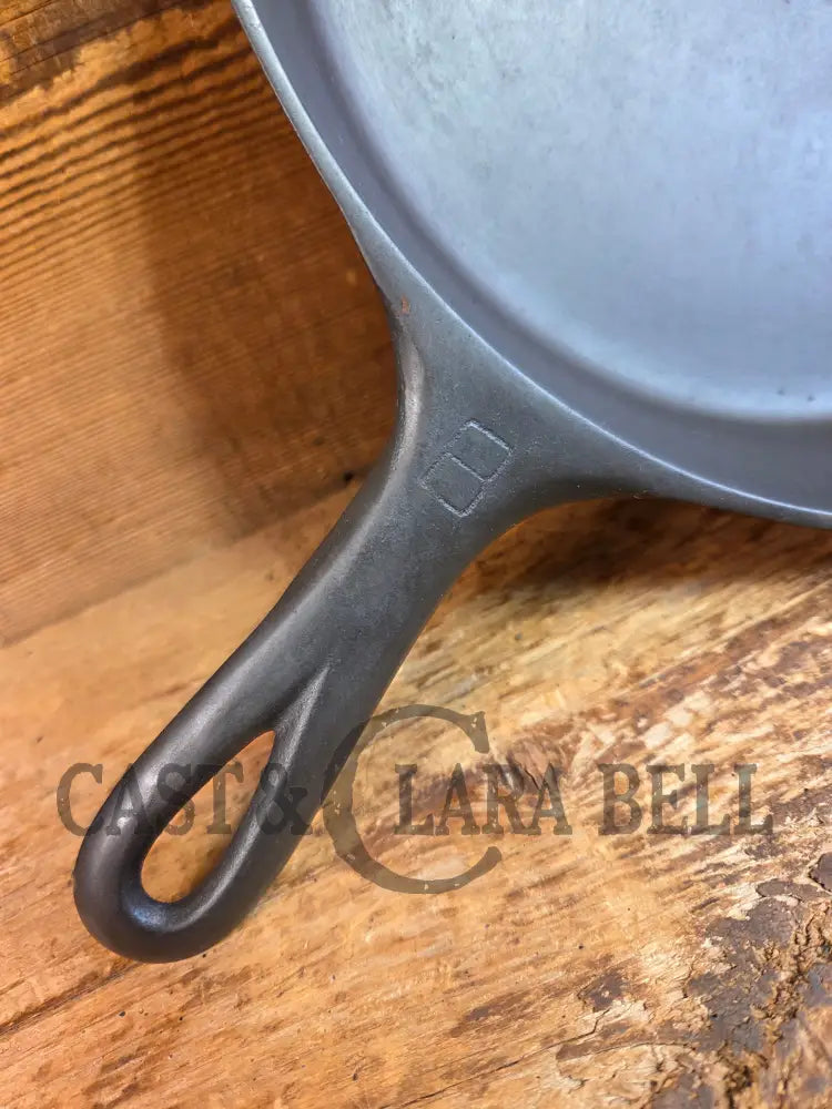 Griswold #8 Cast Iron Skillet Small Block 704 - Skillet