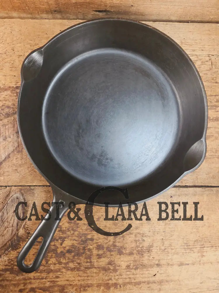 Griswold #8 Cast Iron Skillet Small Block Groove Handle 704 F Skillet