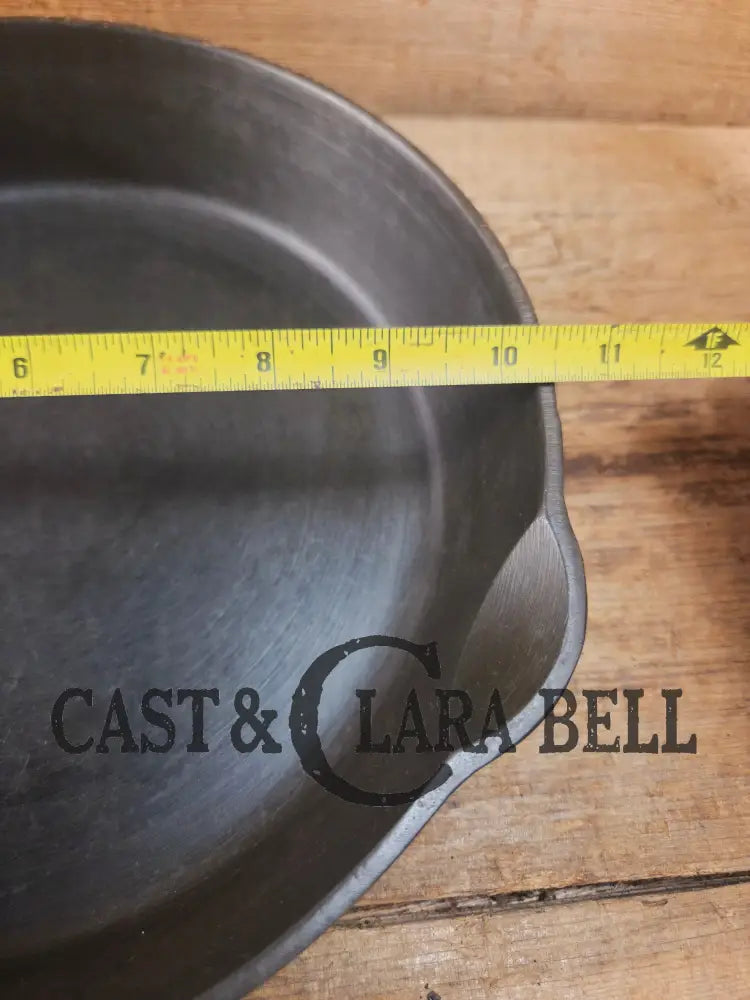 Griswold #8 Cast Iron Skillet Small Block Groove Handle 704 F Skillet