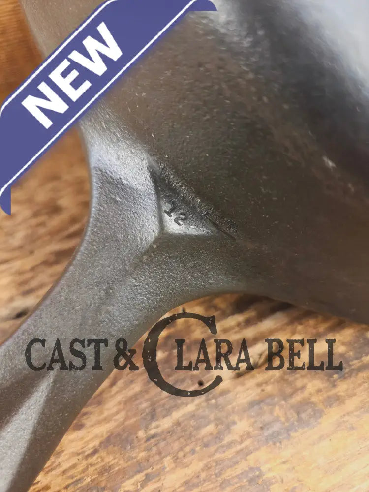 Griswold #8 Cast Iron Skillet Small Block Groove Handle 704 L Skillet