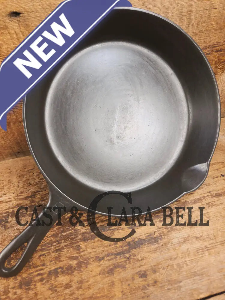 Griswold #8 Cast Iron Skillet Small Block Groove Handle 704 L Skillet