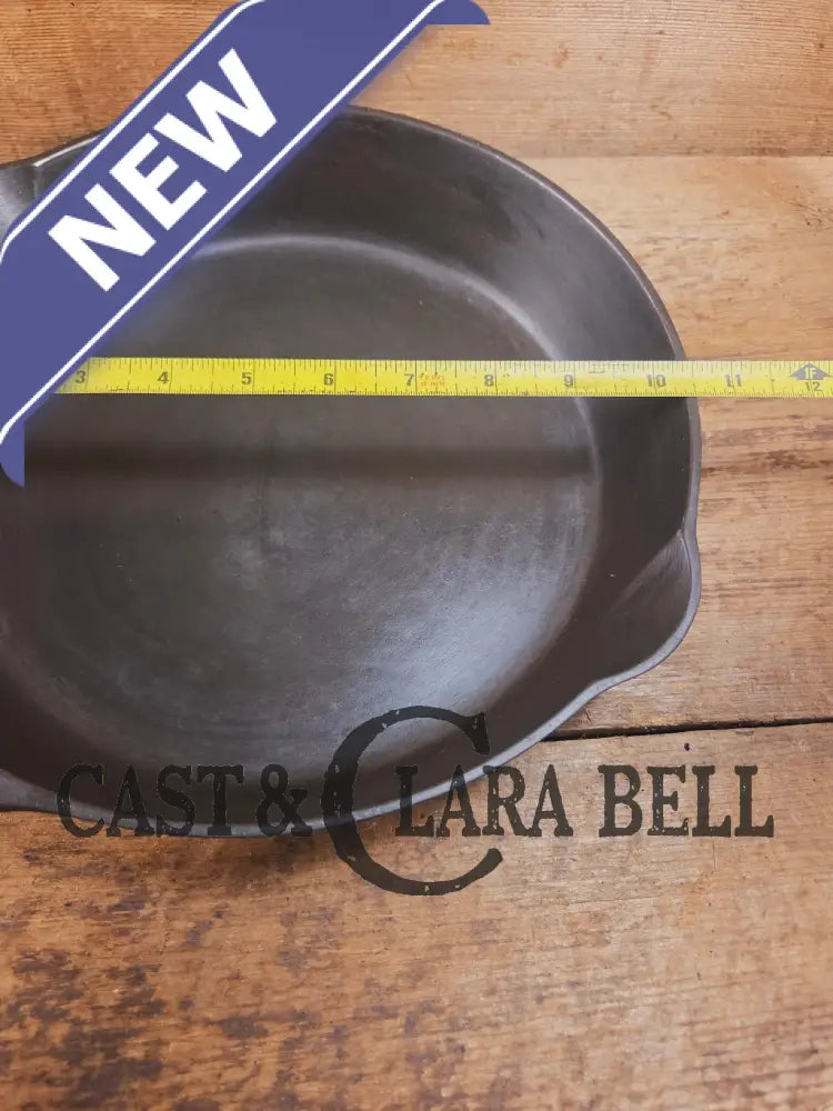 Griswold #8 Cast Iron Skillet Small Block Groove Handle 704 L Skillet