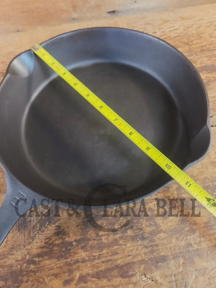 1930’s Griswold #8 Cast Iron Skillet with Large Block Logo 704 B - Skillet