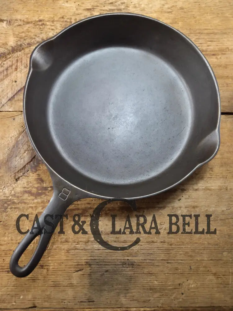 Griswold #8 Cast Iron Skillet with Large Block Logo and Smooth Bottom 704 Skillet