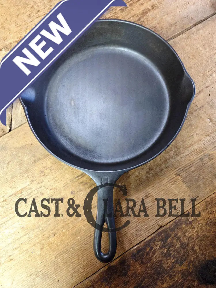 Griswold #8 Cast Iron Skillet with Large Block Logo and Smooth Bottom 704 H