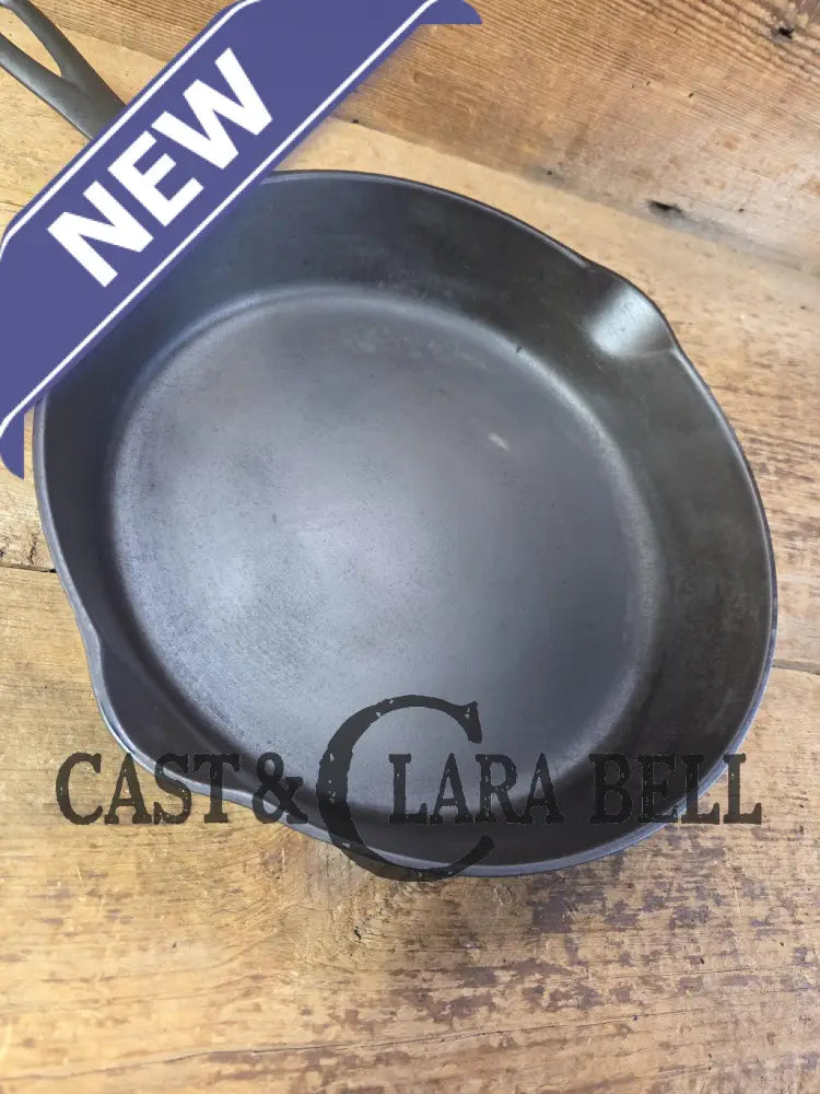 Griswold #8 Cast Iron Skillet with Large Block Logo and Smooth Bottom 704 H