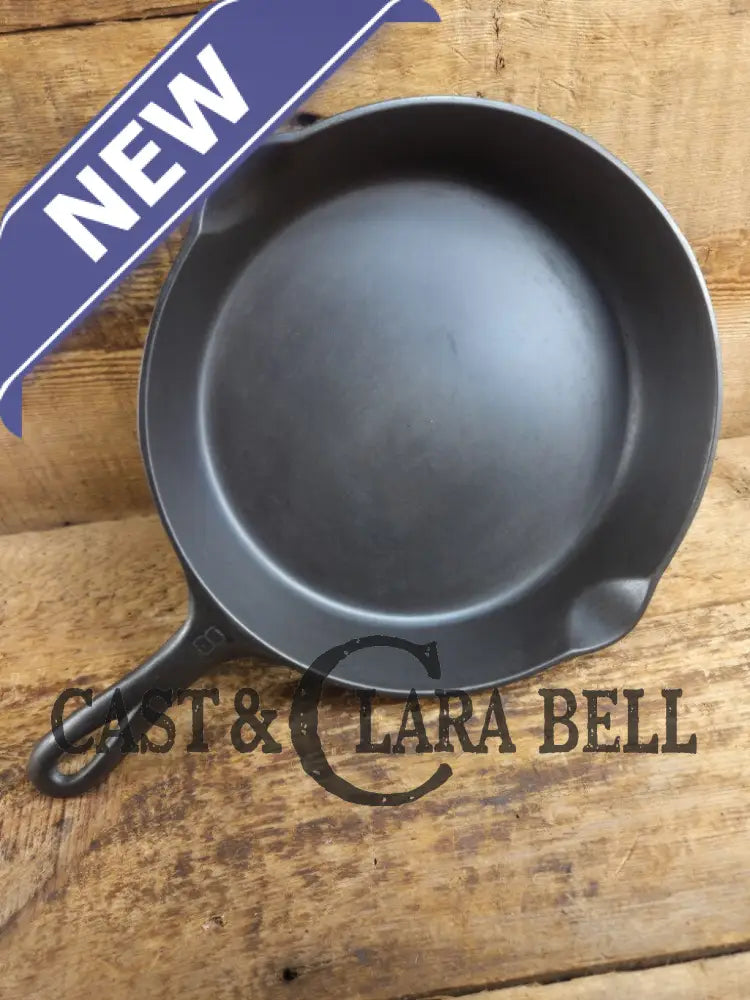 Griswold #8 Cast Iron Skillet with Large Block Logo and Smooth Bottom 704 V Skillet