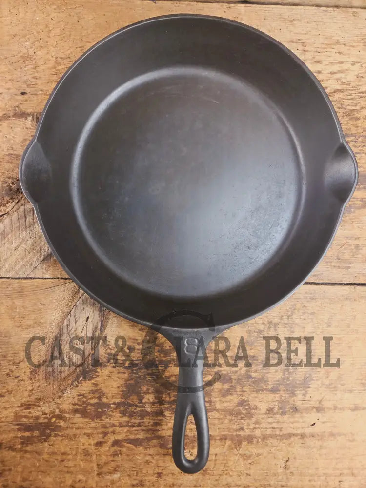 Griswold #8 Cast Iron Skillet with Large Block Logo and Smooth Bottom 704 V Skillet