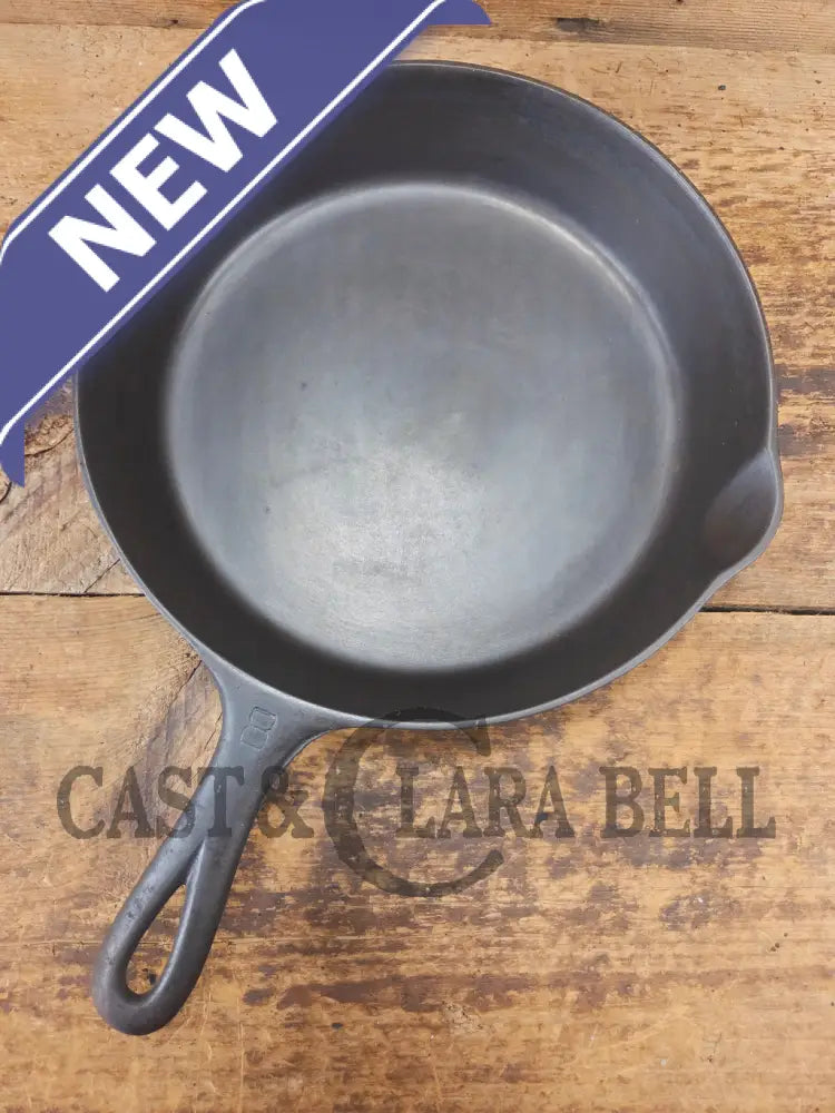 Griswold #8 Cast Iron Skillet with Large Block Logo and Smooth Bottom 704 V - Skillet