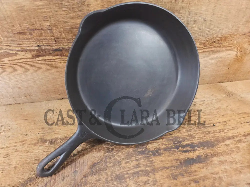Griswold #8 Cast Iron Skillet with Large Block Logo and Smooth Bottom 704 V - Skillet