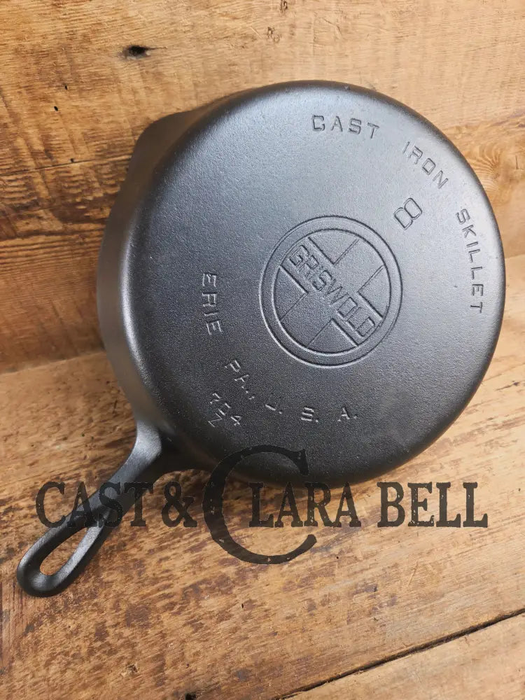 Griswold #8 Cast Iron Skillet with Large Block Logo and Smooth Bottom 704 Z Skillet