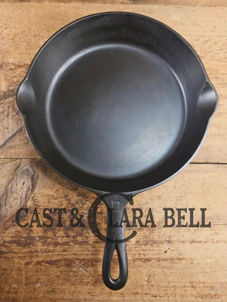 Griswold #8 Cast Iron Skillet with Large Block Logo and Smooth Bottom 704 Z Skillet
