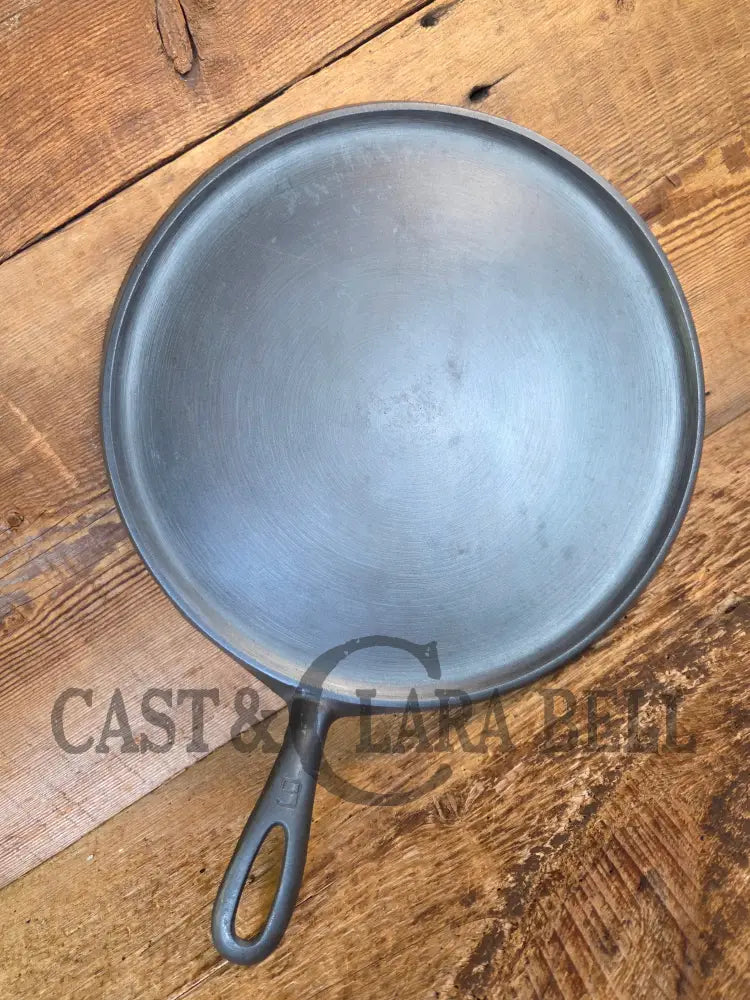1930’s Griswold #9 Cast Iron Griddle Large Block logo ’Erie PA USA,’609’’. Awesome for pancakes and grilled cheese