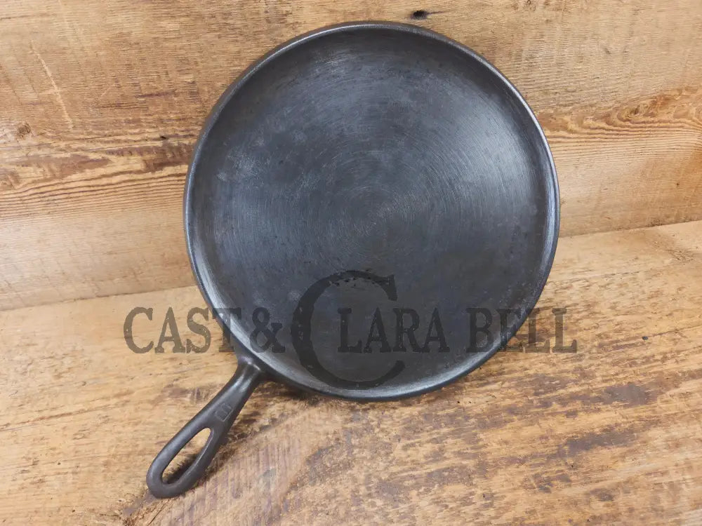 Griswold #9 Round Griddle with Large Block Logo 609. Beautiful swirls!! - Griddle