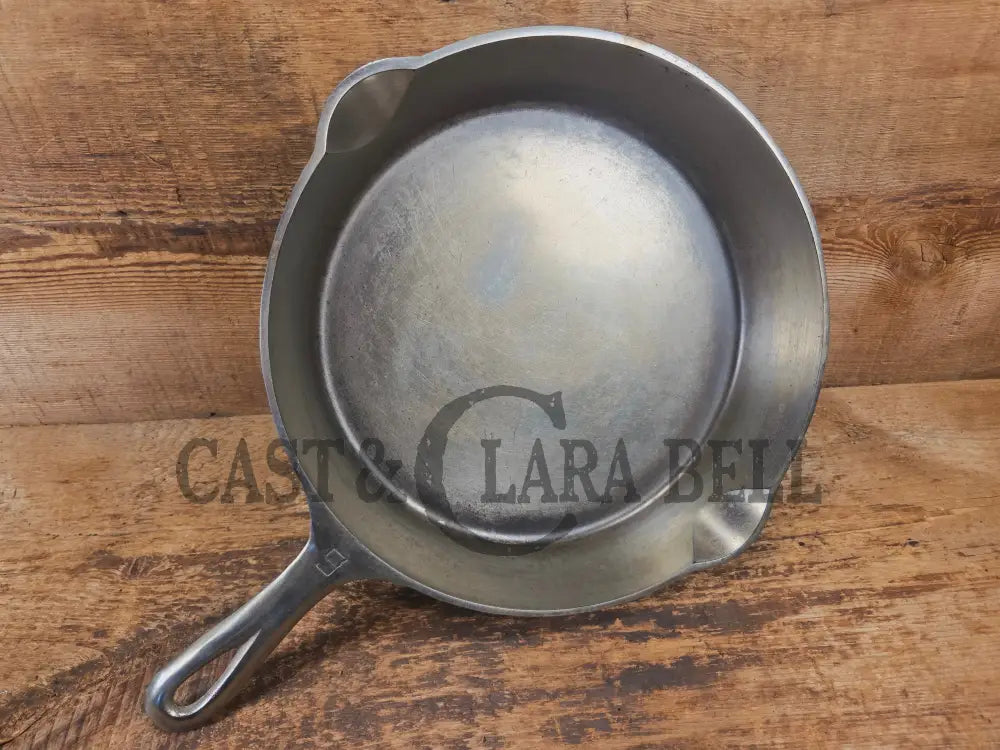 1930βs Griswold #9 Skillet with Large Block Logo Smooth Bottom and cool chrome finish! 710 C - Skillet