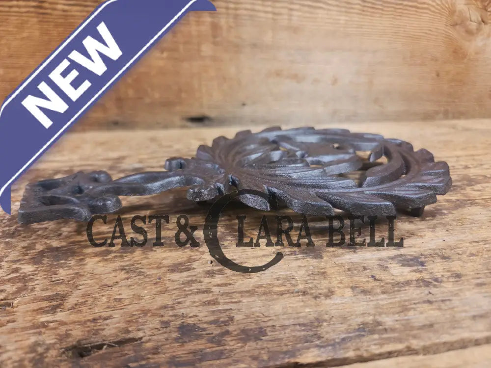 Griswold made ’American Eagle’ table trivet. #1730 perfect for your kitchen or dinner table! Dutch Ovens Trivets &