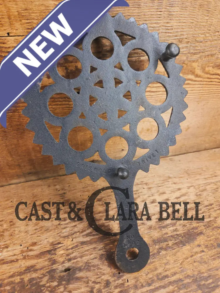 Griswold made βDecorative Roundβ large table trivet. #1902. Perfect everyday table trivet or gift! Dutch Ovens Trivets