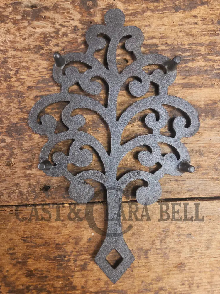 Griswold made ’Family Tree’ table trivet. #1726 perfect for your kitchen or dinner table! Dutch Ovens Trivets & Kettles