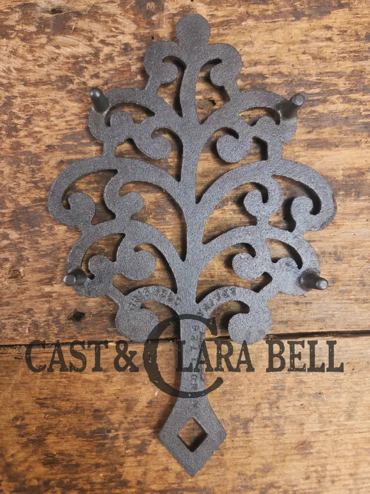 Griswold made ’Family Tree’ table trivet. #1726 perfect for your kitchen or dinner table! Dutch Ovens Trivets & Kettles