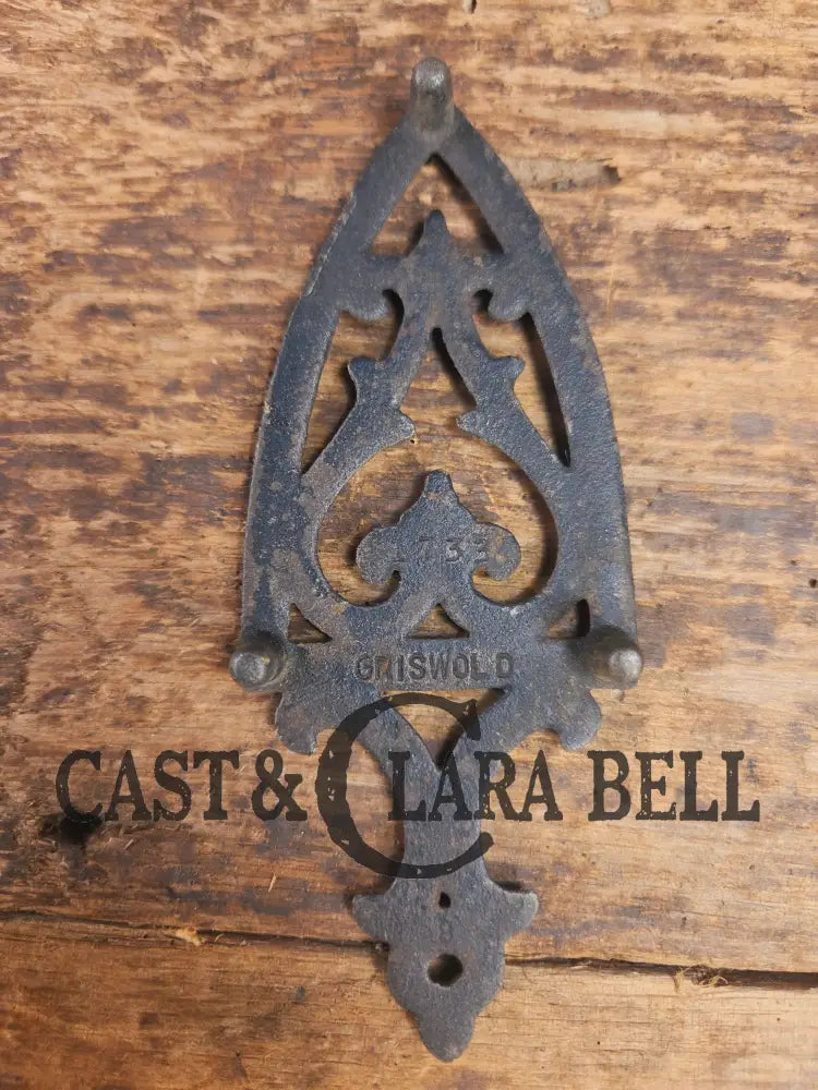 Griswold made ’Flat Iron Trivet’ small table trivet. #1733 very cool trinket! Dutch Ovens Trivets & Kettles