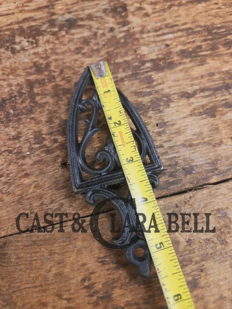 Griswold made ’Flat Iron Trivet’ small table trivet. #1733 very cool trinket! Dutch Ovens Trivets & Kettles