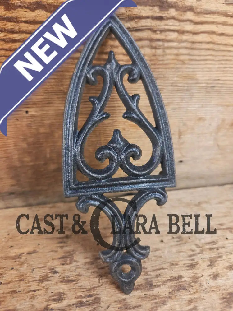 Griswold made βFlat Iron Trivetβ small table trivet. #1733 very cool trinket! Dutch Ovens Trivets & Kettles