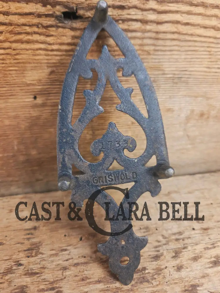 Griswold made ’Flat Iron Trivet’ small table trivet. #1733 very cool trinket! Dutch Ovens Trivets & Kettles
