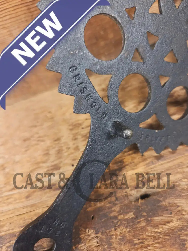 Griswold made ’Hex Gear’ large table trivet. #1727 perfect for your kitchen or dinner table! - Dutch Ovens Trivets &