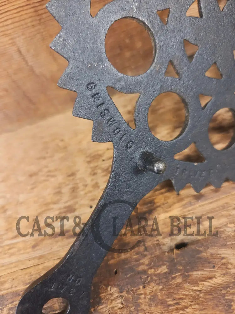 Griswold made ’Hex Gear’ large table trivet. #1727 perfect for your kitchen or dinner table! - Dutch Ovens Trivets &