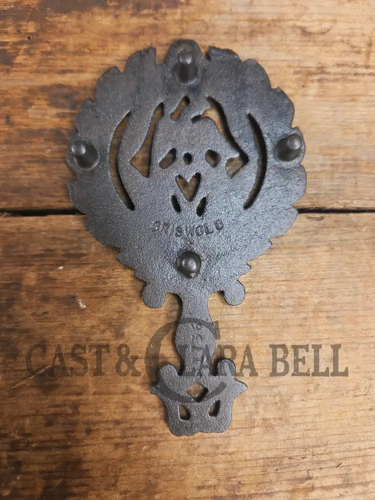 Griswold made small ’American Eagle’ table trivet. #1736 perfect for your kitchen or dinner table! Dutch Ovens Trivets
