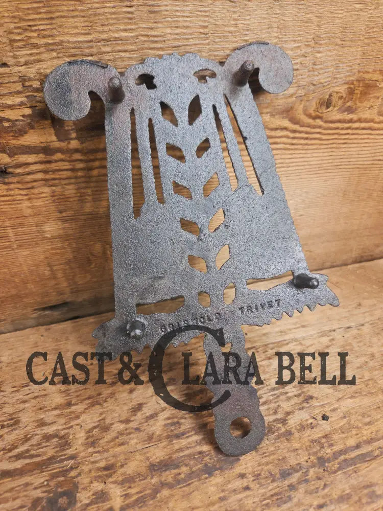 Griswold made ’Tassle and Grain’ table trivet. #1728 perfect for your kitchen or dinner table! Dutch Ovens Trivets &