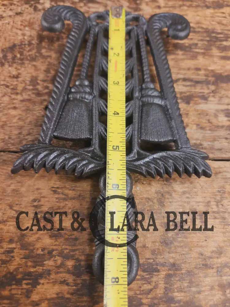 Griswold made ’Tassle and Grain’ table trivet. #1728 perfect for your kitchen or dinner table! Dutch Ovens Trivets &