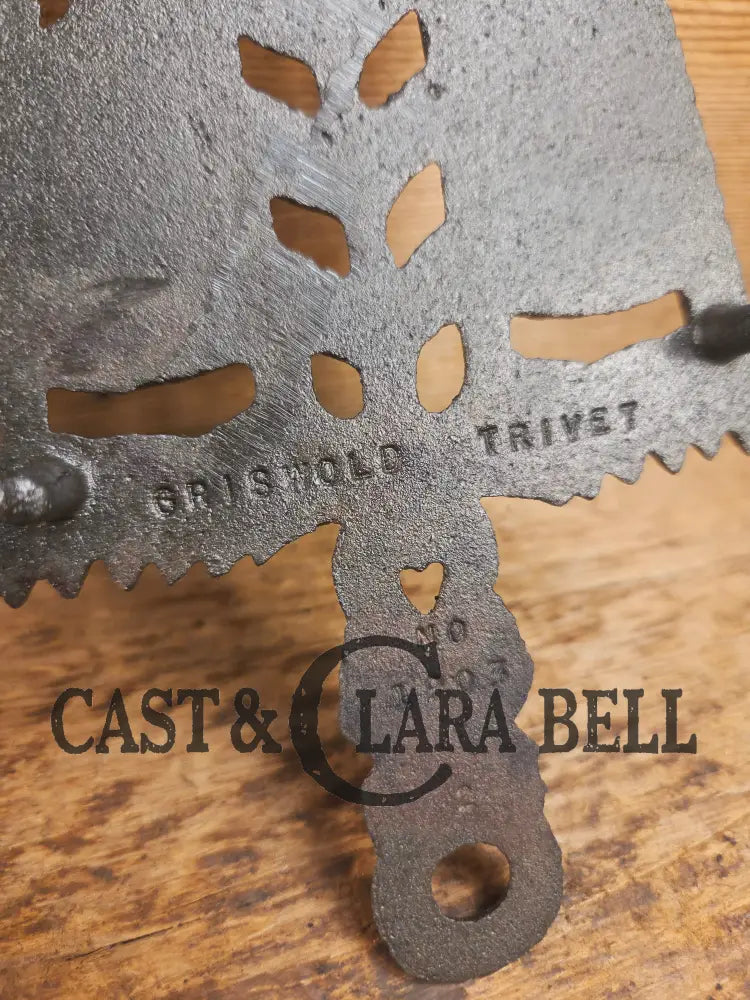 Griswold made ’Tassle and Grain’ table trivet. #1728 perfect for your kitchen or dinner table! Dutch Ovens Trivets &