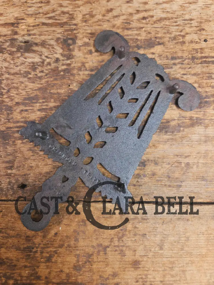 Griswold made ’Tassle and Grain’ table trivet. #1728 perfect for your kitchen or dinner table! Dutch Ovens Trivets &