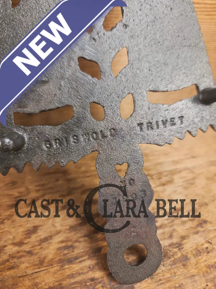 Griswold made βTassle and Grainβ table trivet. #1728 perfect for your kitchen or dinner table! Dutch Ovens Trivets &