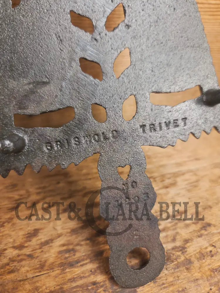 Griswold made ’Tassle and Grain’ table trivet. #1728 perfect for your kitchen or dinner table! Dutch Ovens Trivets &