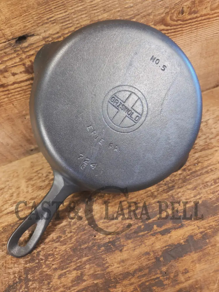 1940βs Griswold No. 3 Cast Iron Egg Skillet with Small Block Logo 709 D - Skillet