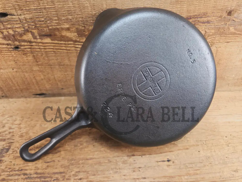 1930’s Griswold No. 5 Saute Skillet Small Logo Grooved Handle Smooth Bottom 724 M. Restored and Ready to Use! Skillet