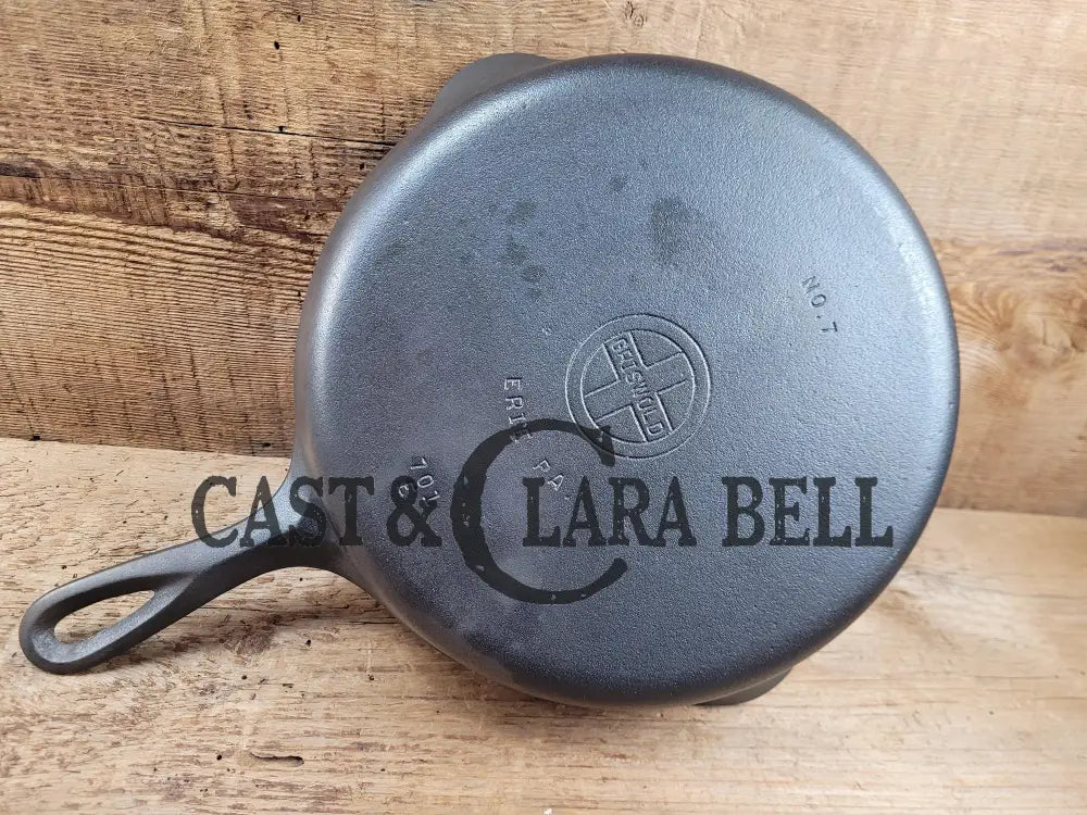 Griswold No. 7 Cast Iron Skillet With Small Block Logo 701 E. Awesome For Sides And Saute!