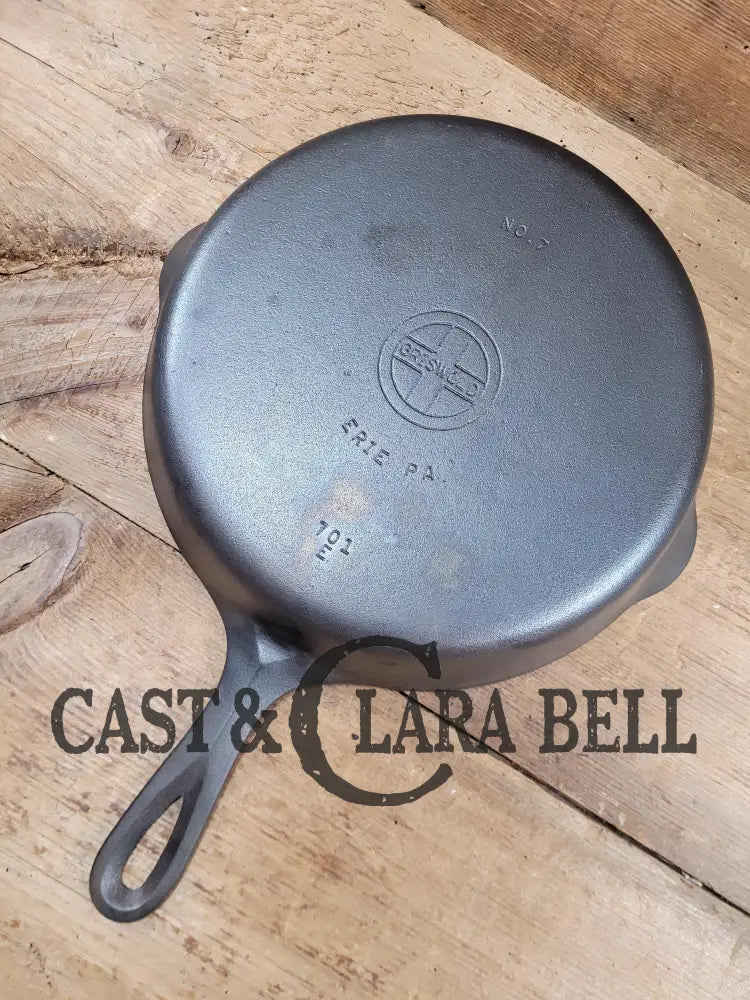 Griswold No. 7 Cast Iron Skillet With Small Block Logo 701 E. Awesome For Sides And Saute!