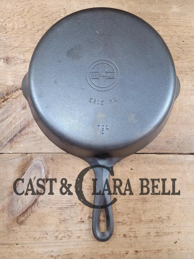 Griswold No. 7 Cast Iron Skillet With Small Block Logo 701 E. Awesome For Sides And Saute!