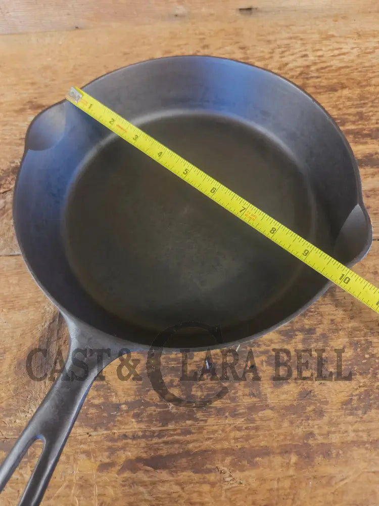 1940’s Griswold No. 7 Cast Iron Skillet with Small Block Logo and Early Handle style. 701 B - Skillet